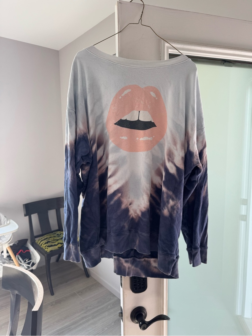 Wildfox Couture Tie-Dye Pullover Sweatshirt with Pink Lip Graphic-Size L